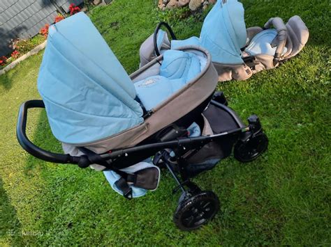 vaikiški vežimėliai parduotuvėje