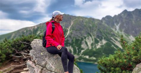 Lagazuoi ežeras, atsispindintis kalnų viršukalnes