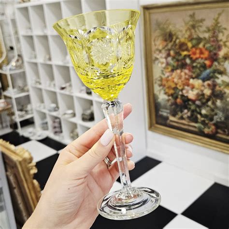 Rankomis siūtas traukinuko formos gimimo lankas