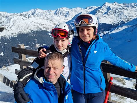 šeima su vaikiška kuprine kalnuose