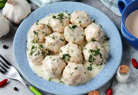 Vištienos kukuliai su daržovėmis ir ciberžole