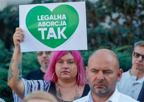 Feministinio judėjimo simbolika ir abortų teisės