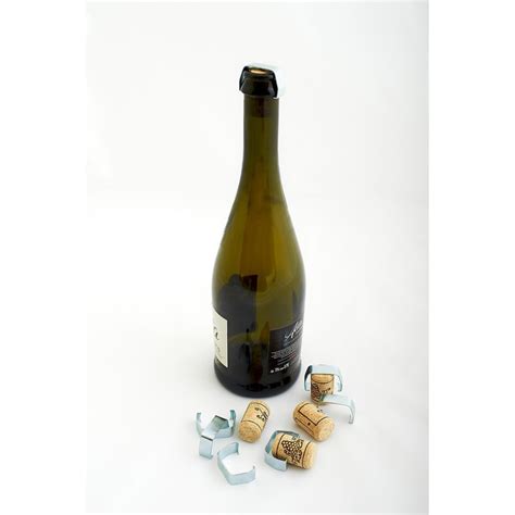 putojančio vyno kamščio istorija