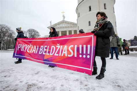 Simbolinis vaizdas apie moterų teises