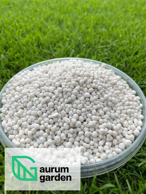 Įvairių vejos trąšų pakuotės