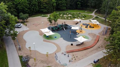 Vaikų žaidimų aikštelė darželio teritorijoje