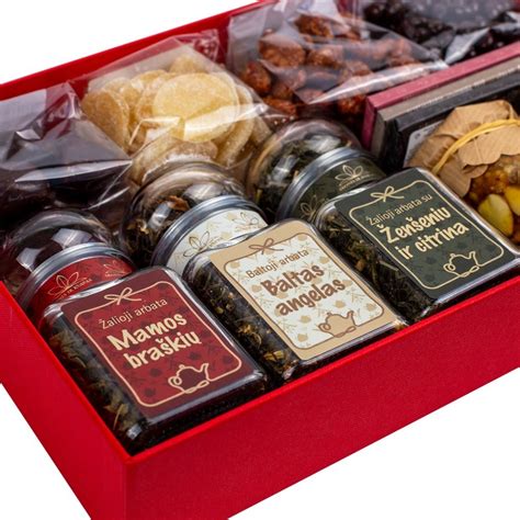 Naujagimio dovanų rinkinys su drabužėliais ir priežiūros priemonėmis