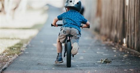 vaiko sėdėjimo padėtis vežimėlyje