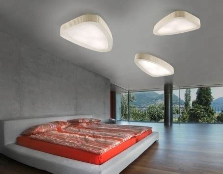 modernaus miegamojo apšvietimas