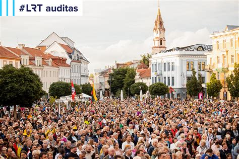 Žmonių minia proteste