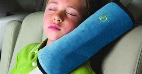 vidinis automobilinės kėdutės saugos diržų paminkštinimas