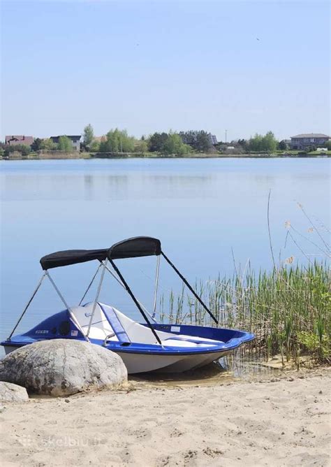 Elektrinė valtis Komo ežere