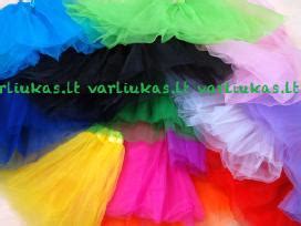 Įvairių spalvų ir stilių tutu sijonai