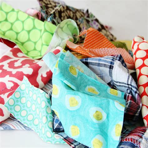 Įvairių audinių ir tekstūrų pavyzdžiai