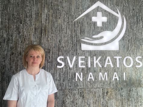 Slaugytoja maitina naujagimį per zondą