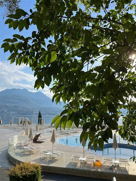 Bellagio miestelio panorama su siauromis gatvelėmis